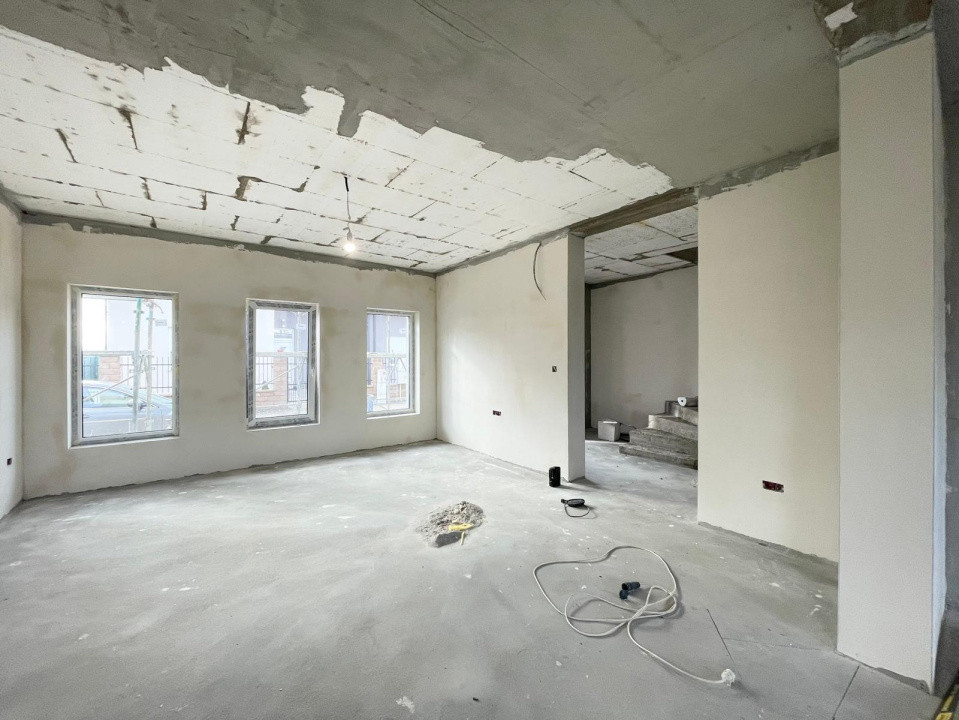 Duplex 4 camere central Mosnita Veche