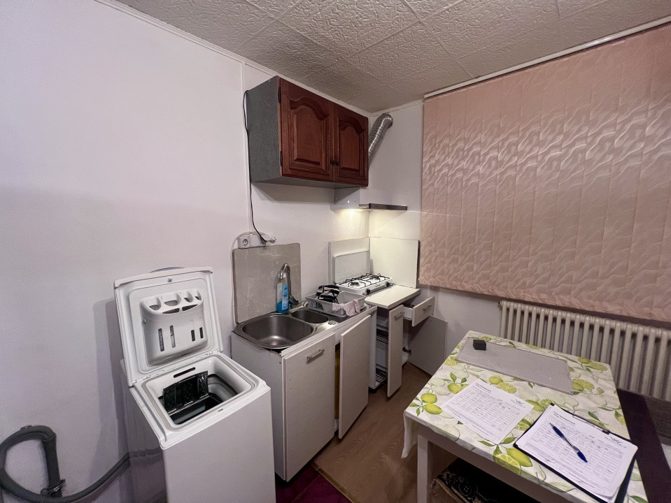  Garsoniera 16mp utili, etajul 4, zona Iosefin