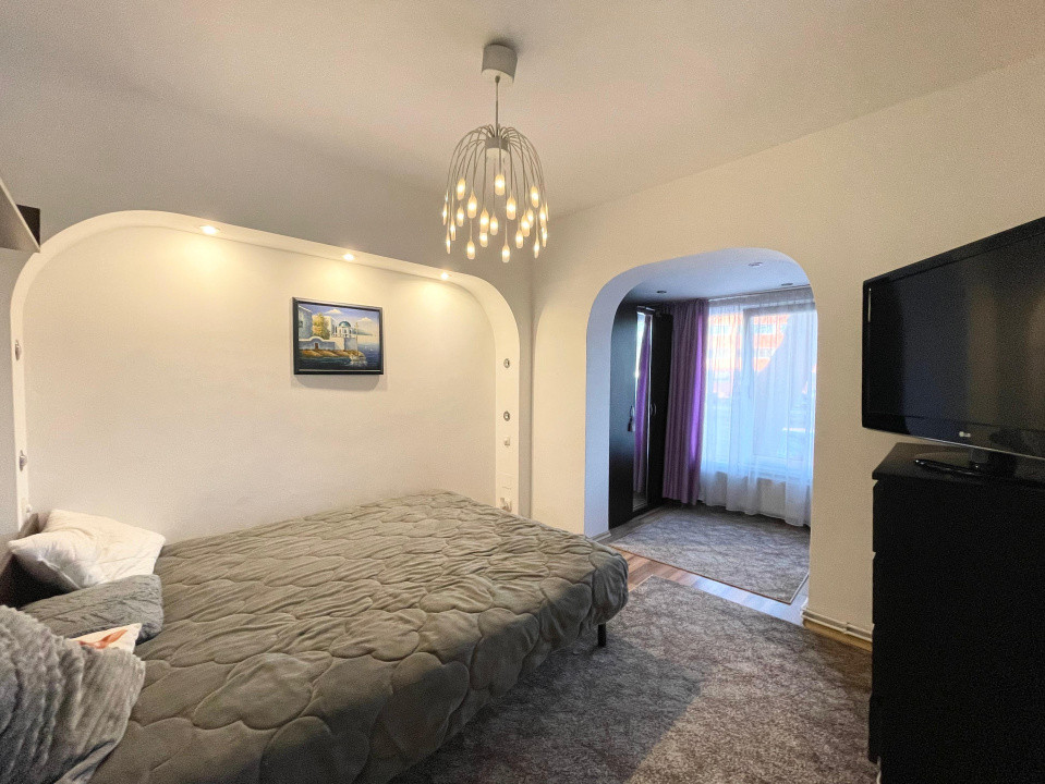 Apartament 4 camere zona Buziasului