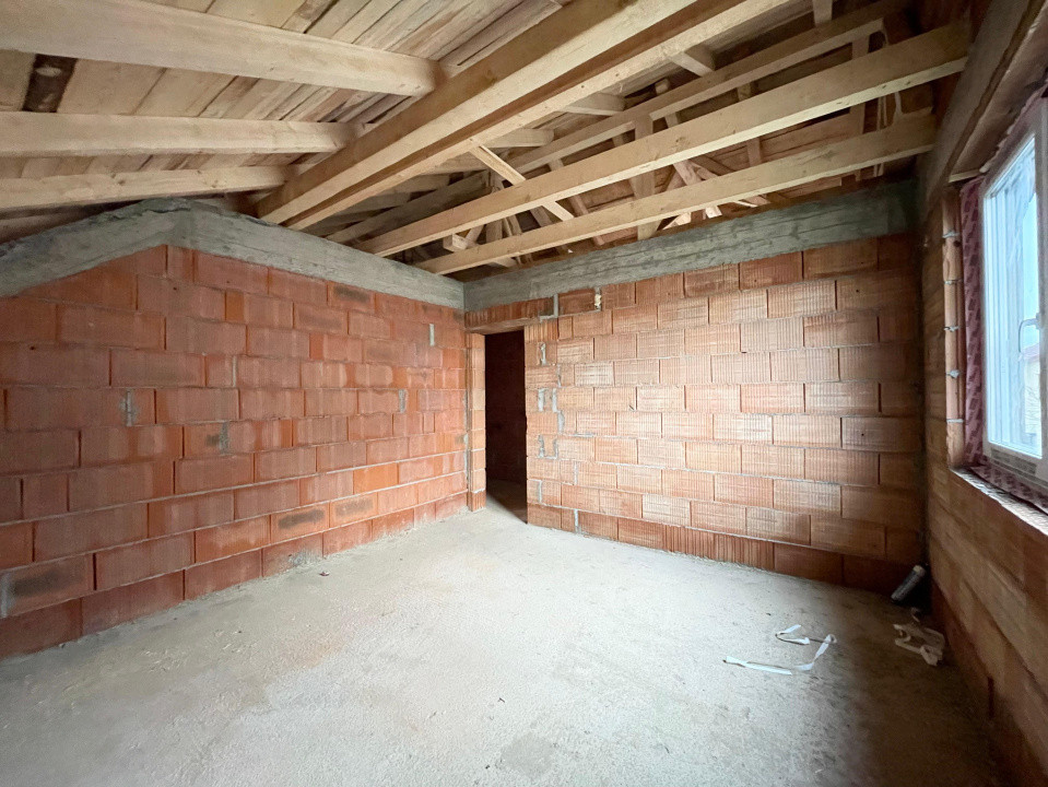 Duplex 4 camere la asfalt Urseni-Mosnita Noua