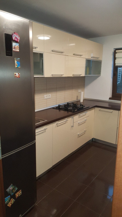 Apartament 3 camere, 67 mp utili, Zona Calea Sagului