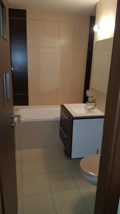 Apartament 3 camere, 67 mp utili, Zona Calea Sagului