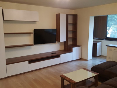Apartament 3 camere, 67 mp utili, Zona Calea Sagului