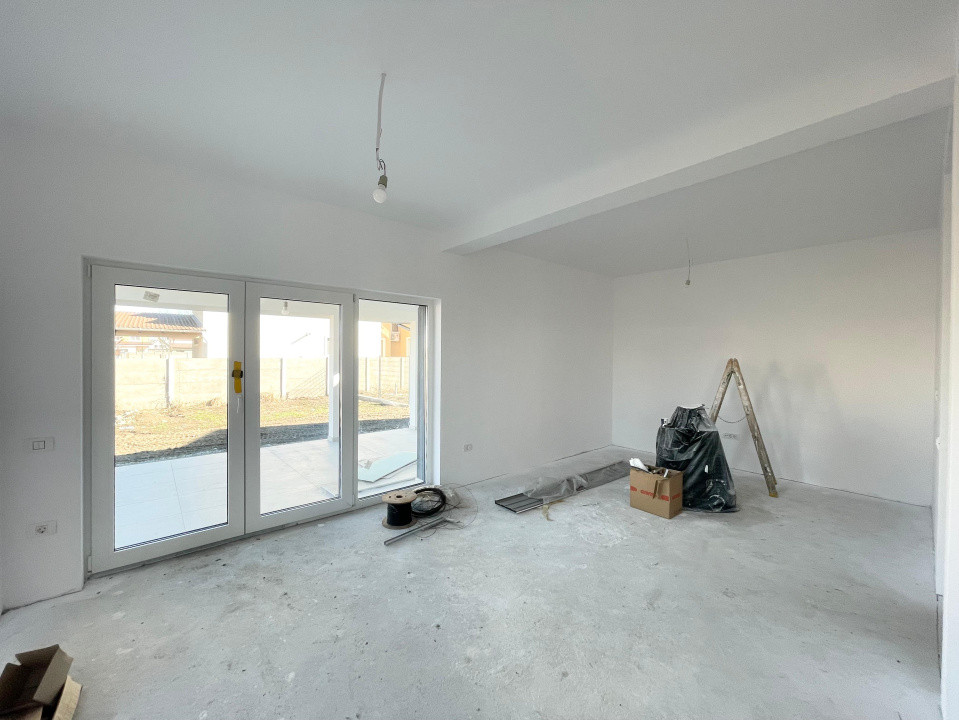 Duplex 4 camere despartit prin scara Central Mosnita Veche