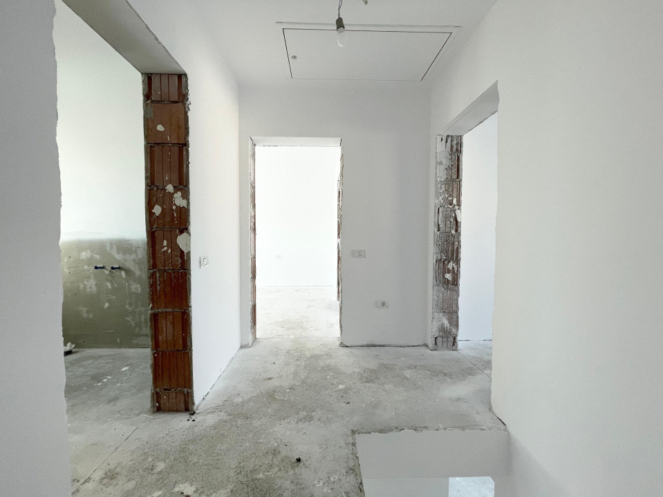 Duplex 4 camere despartit prin scara Central Mosnita Veche