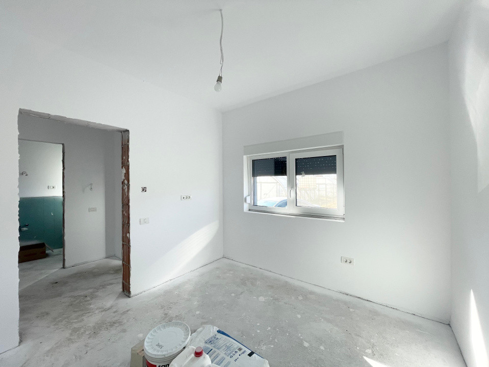 Duplex 4 camere despartit prin scara Central Mosnita Veche
