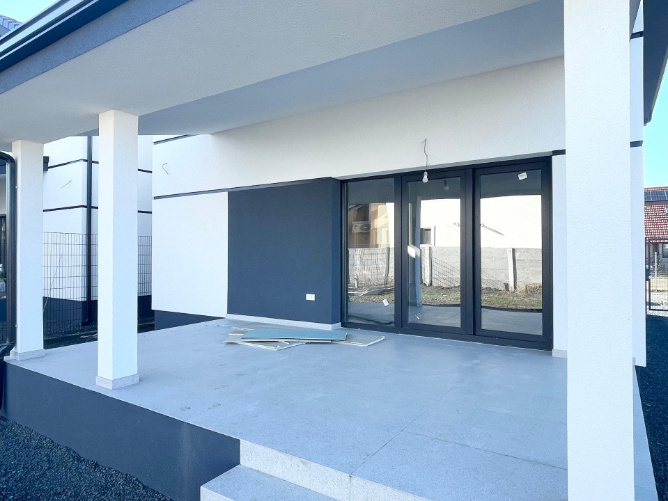 Duplex 4 camere despartit prin scara Central Mosnita Veche