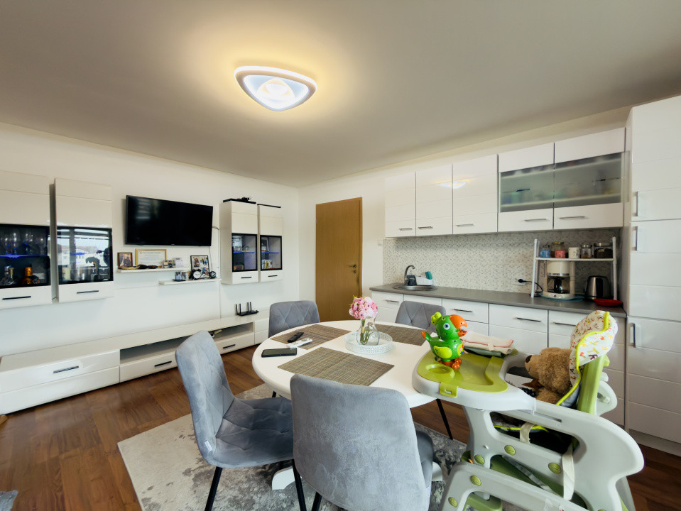 Apartament 3 camere, semidecomandat, 56mp, Zona Sagului