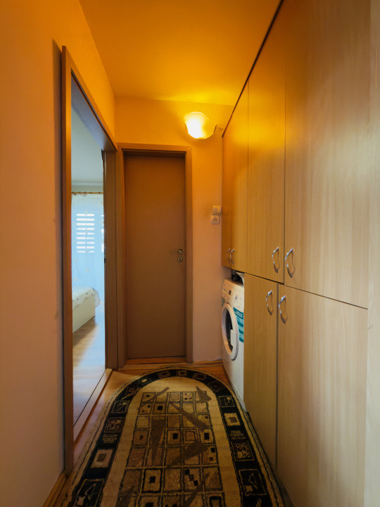 Apartament 3 camere, semidecomandat, 56mp, Zona Sagului