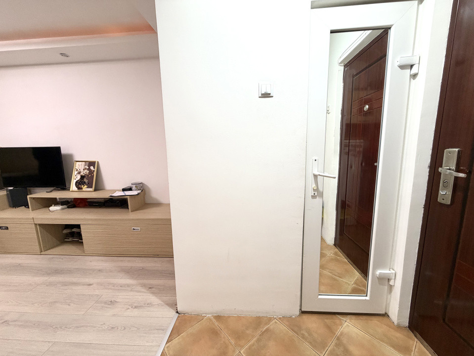 Apartament 1 camera, renovat, parter - zona Lipovei