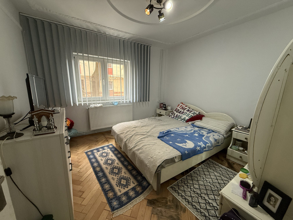 Apartament 3 camere, decomandat, 82 mp, parter - Lipovei