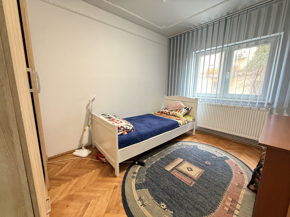 Apartament 3 camere, decomandat, 82 mp, parter - Lipovei