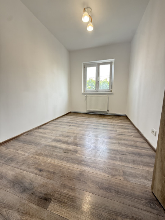 Apartament 3 camere, decomandat, etaj 1 - Lipovei