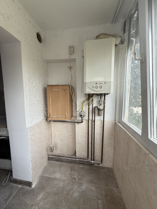 Apartament 3 camere, decomandat, etaj 1 - Lipovei