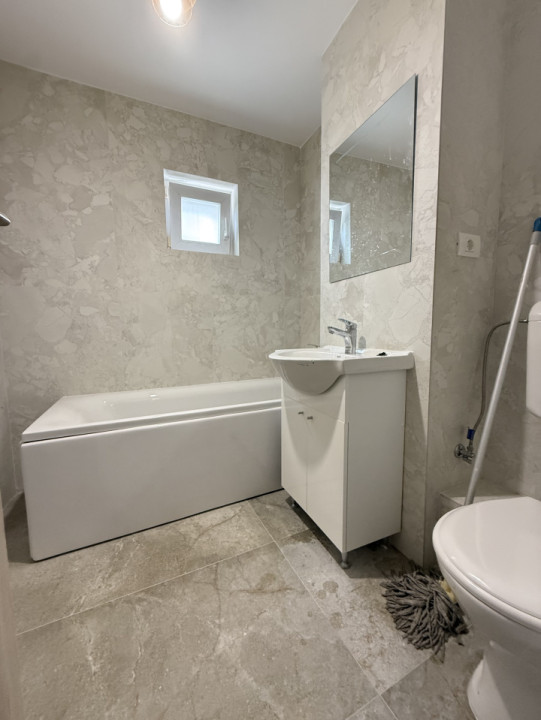 Apartament 3 camere, decomandat, etaj 1 - Lipovei
