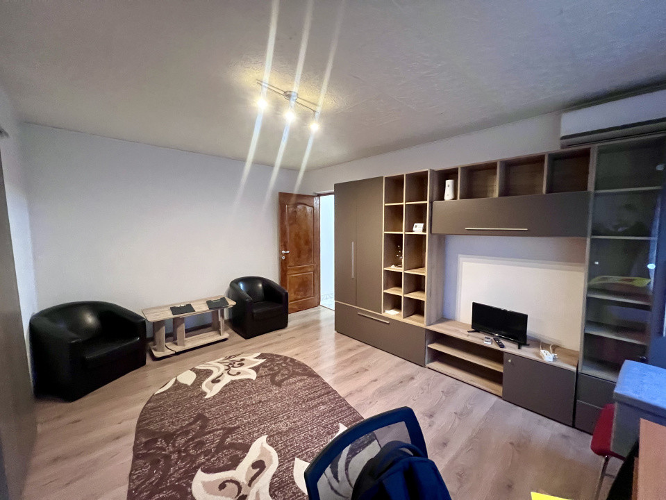 Apartament 2 camere, 40 mp utili, etaj 1 - Piata Doina