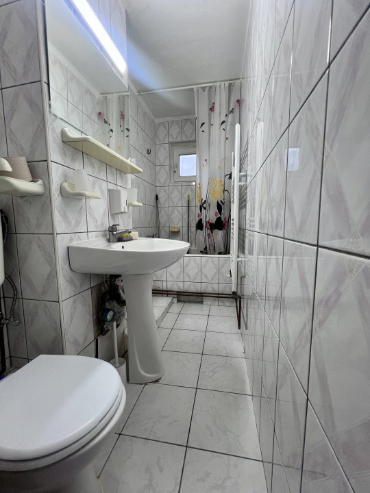 Apartament 2 camere, 40 mp utili, etaj 1 - Piata Doina