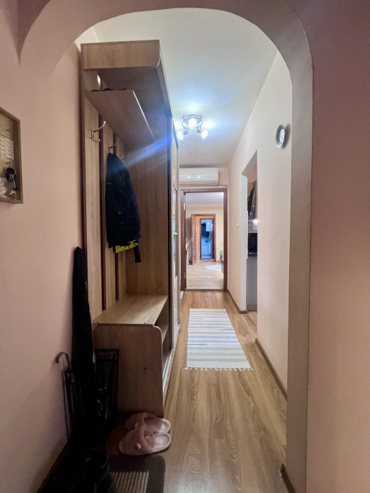  Apartament 3 camere, semidecomandat, 72mp, etaj 1/4 - Buziasului