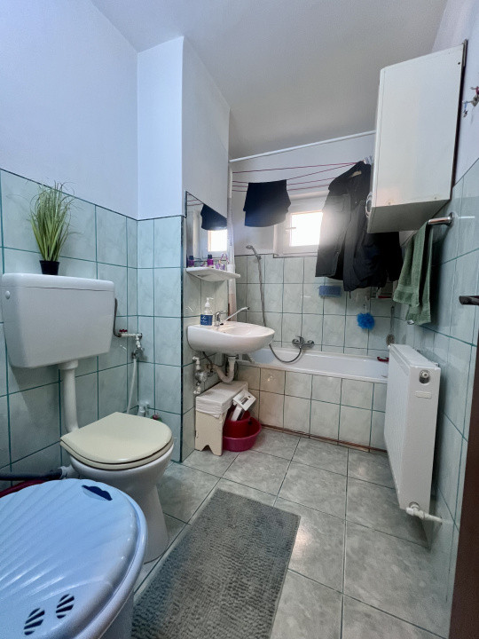  Apartament 3 camere, semidecomandat, 72mp, etaj 1/4 - Buziasului