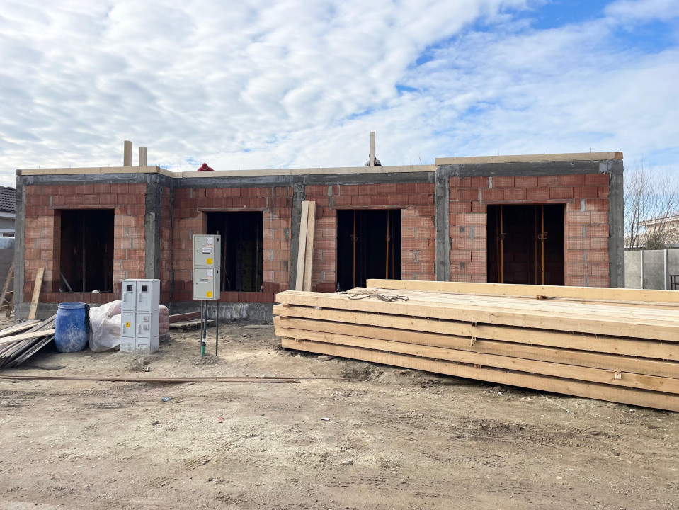 Duplex 3 dormitoare SUPERPOZITIE Mosnita Noua