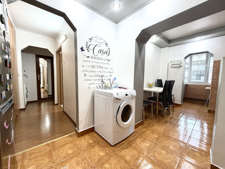 Apartament 3 camere, etaj 2, 60 mp utili - zona Lipovei 