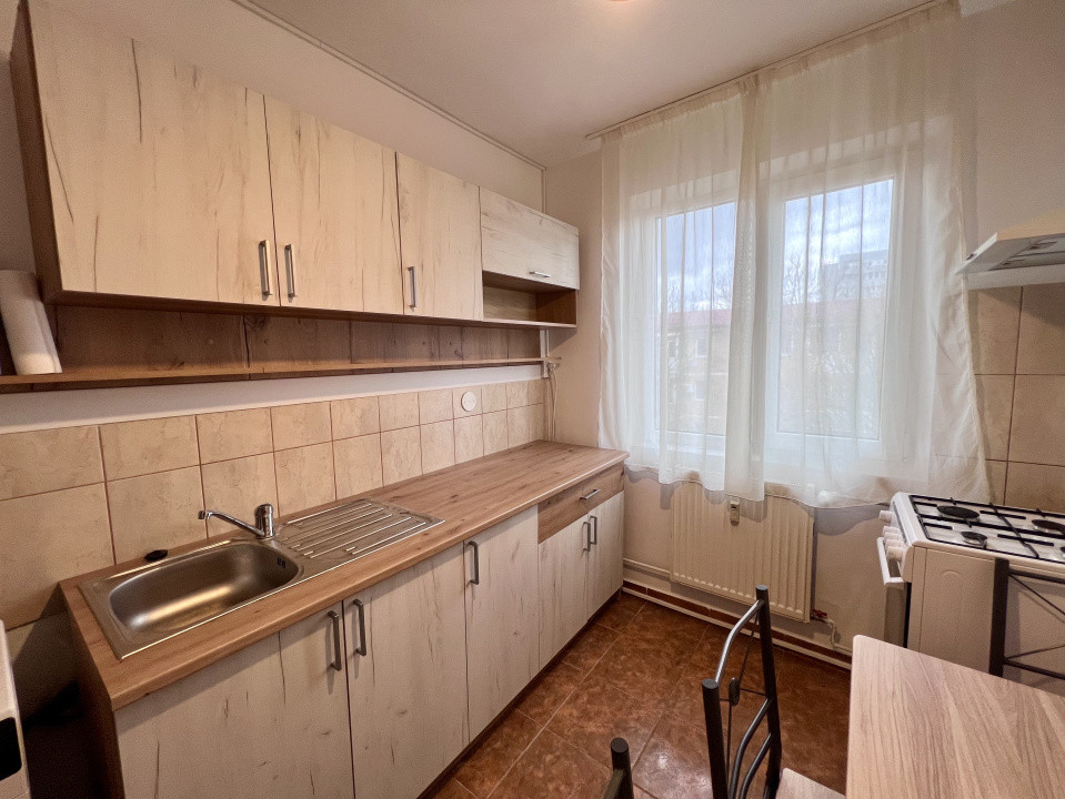  Apartament 2 camere, 35 mp utili, semidecomandat - Sagului