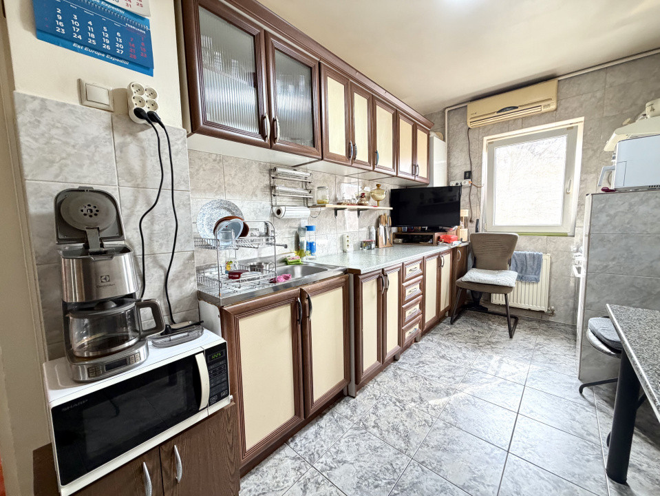 Apartament 3 camere, etaj 1, 55 mp utili - zona Lipovei 