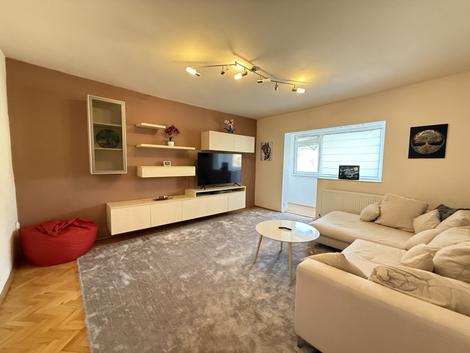 Apartament 3 camere, decomandat, etaj 4/5 - Sagului