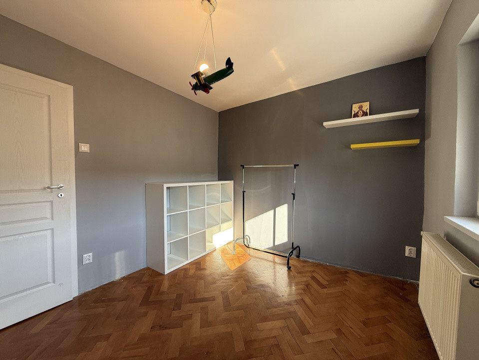 Apartament 3 camere, decomandat, etaj 4/5 - Sagului