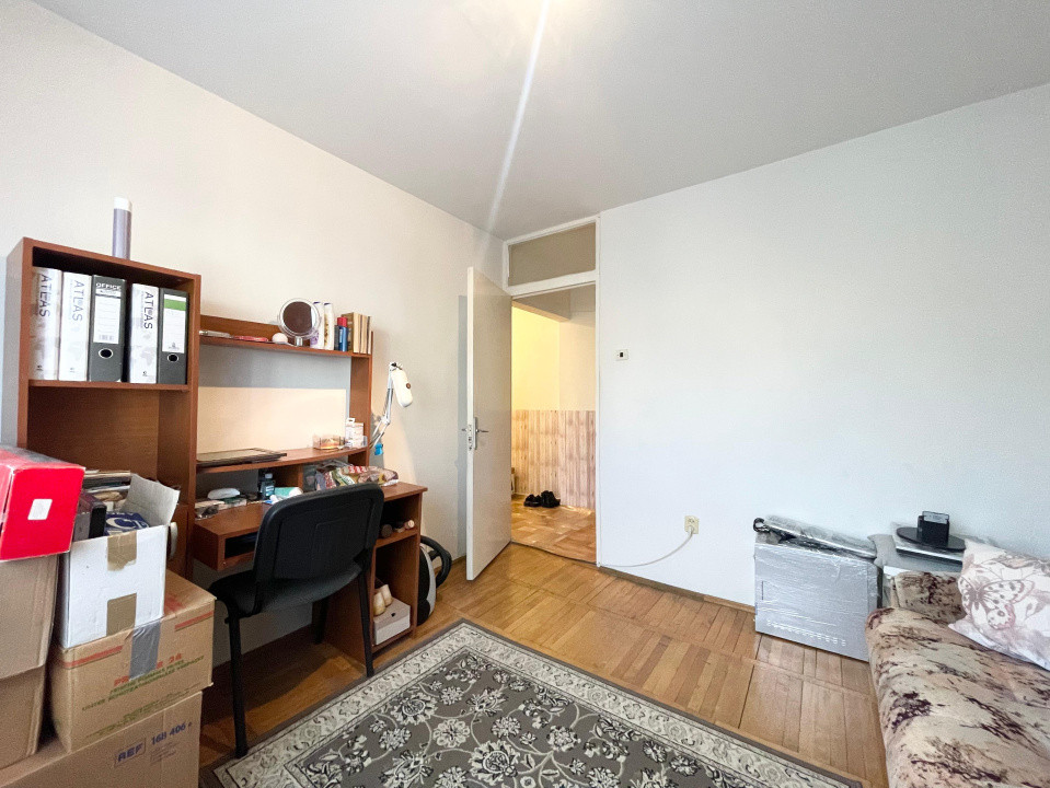 Apartament 3 camere 2 bai etaj 2 Girocului