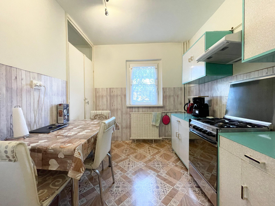 Apartament 3 camere 2 bai etaj 2 Girocului
