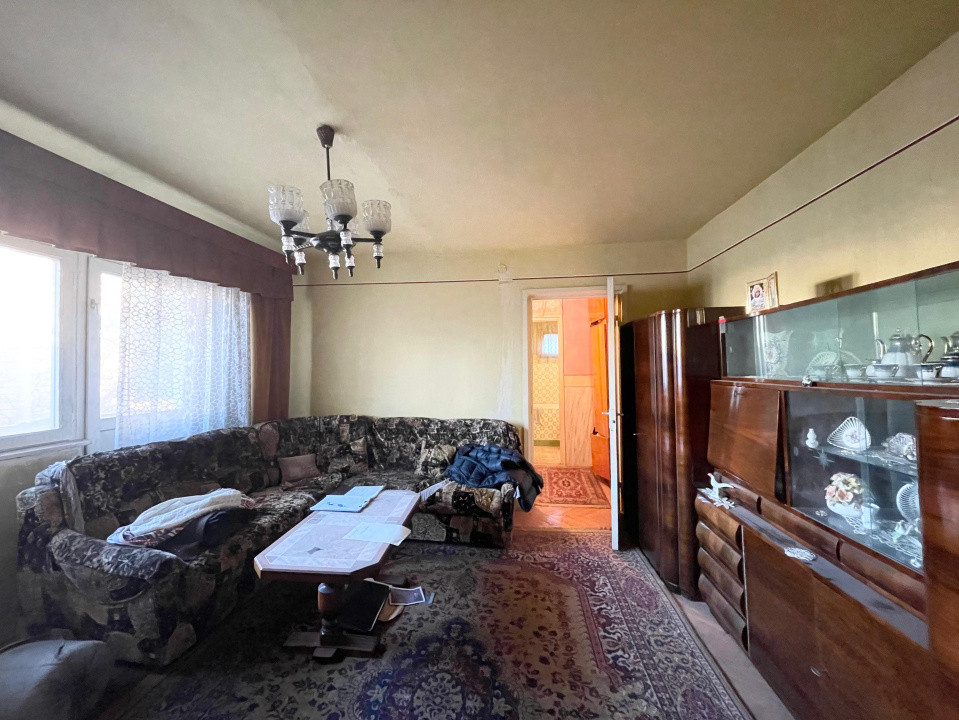 Apartament 3 camere Complexul Studentesc, pentru investitie