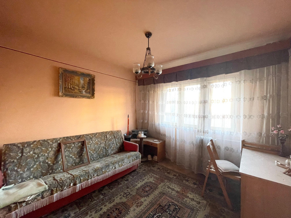 Apartament 3 camere Complexul Studentesc, pentru investitie