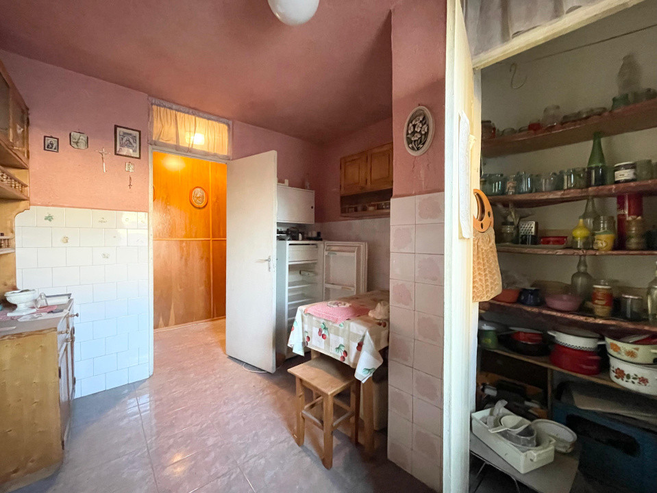 Apartament 3 camere Complexul Studentesc, pentru investitie