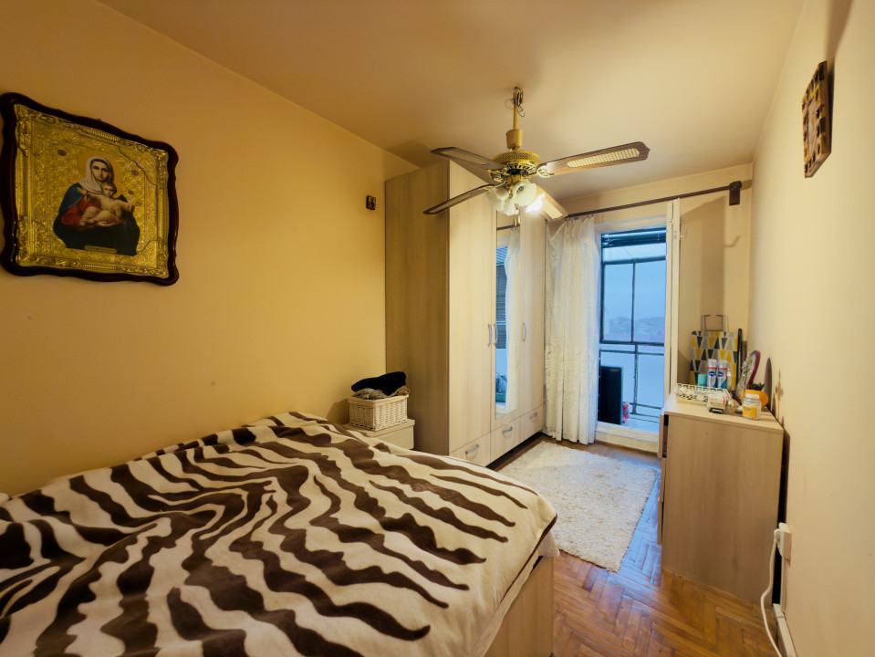 Apartament 3 camere, semidecomandat, etaj 3, zona Iosefin 