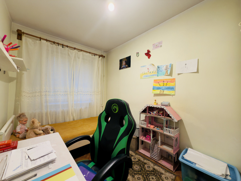 Apartament 3 camere, semidecomandat, etaj 3, zona Iosefin 