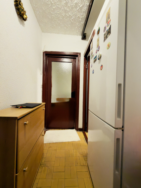 Apartament 3 camere, semidecomandat, etaj 3, zona Iosefin 