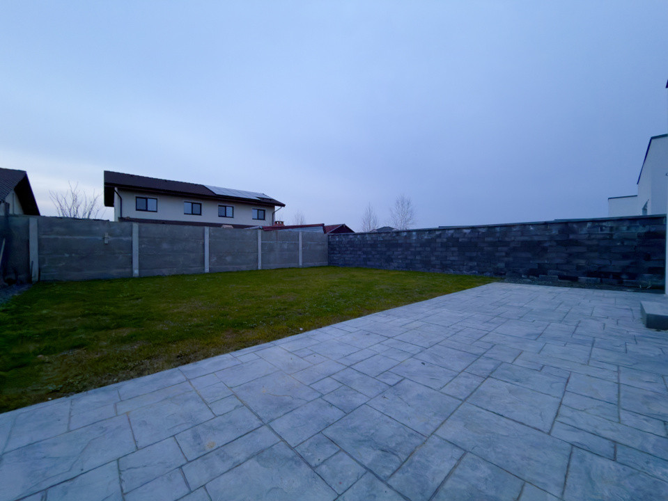 Duplex 4 camere, despartit prin dressing, 93mp, 360 teren in Urseni