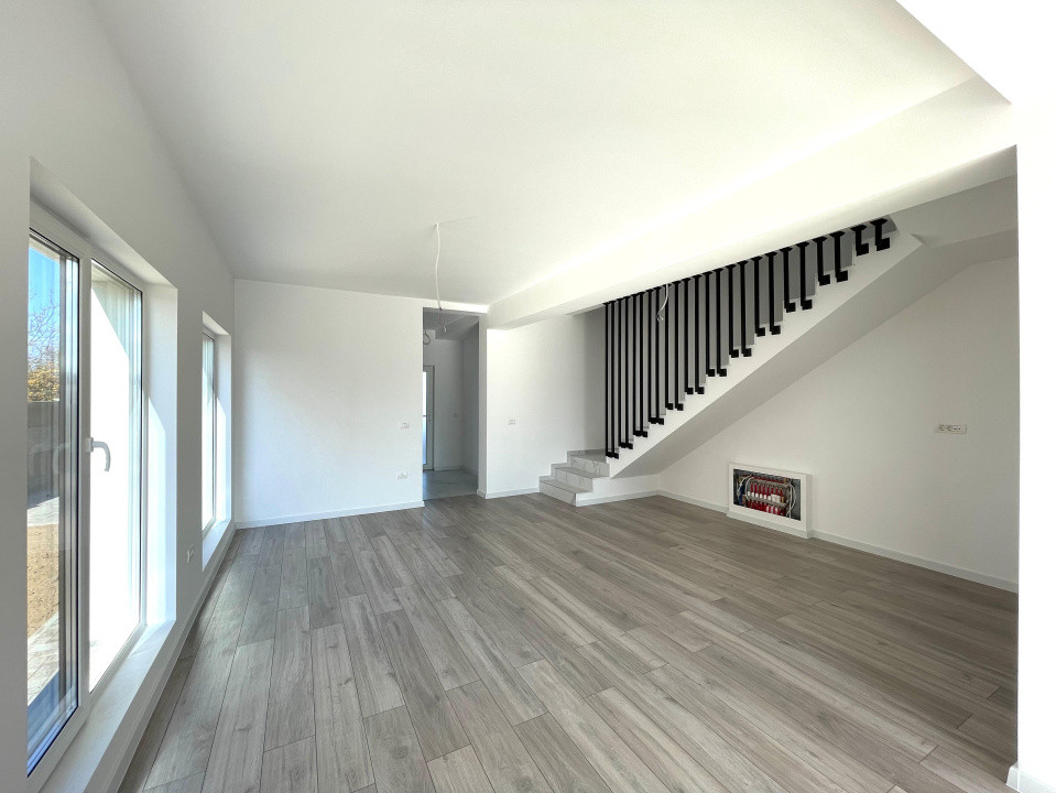 Duplex 4 camere 115mp centru Mosnita 