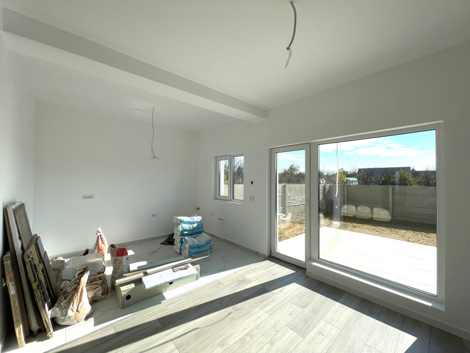 Duplex 4 camere 115mp centru Mosnita 