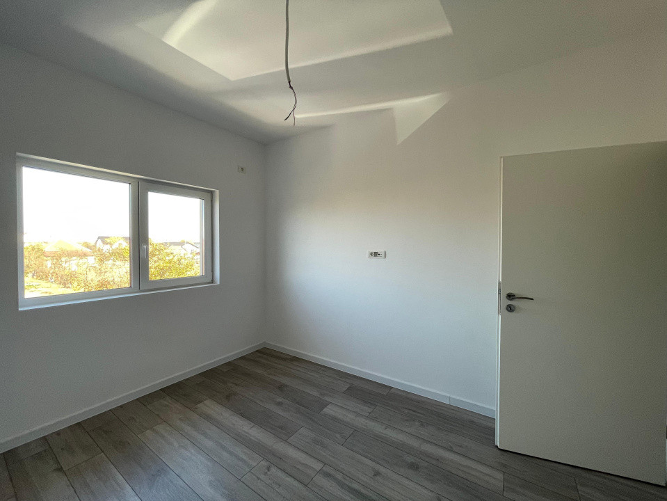 Duplex 4 camere 115mp centru Mosnita 