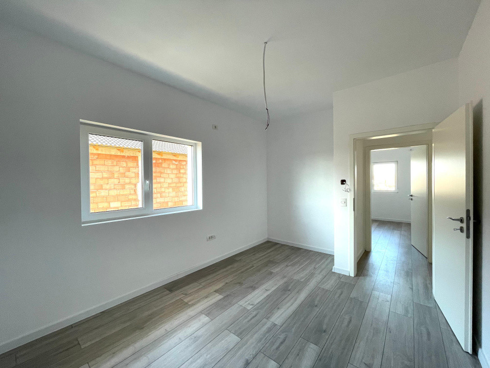 Duplex 4 camere 115mp centru Mosnita 