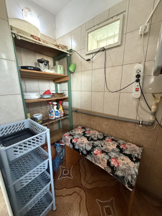 Apartament spatios, 2 camere, 58 mp utili + 2 balcoane si 2 debarale - Bucovina