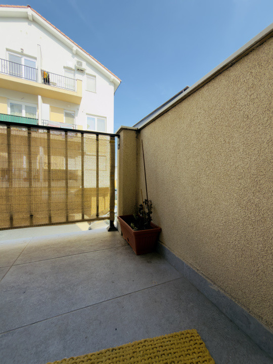 Apartament 3 camere, decomandat, etajul 1, 2 locuri de parcare in Giroc