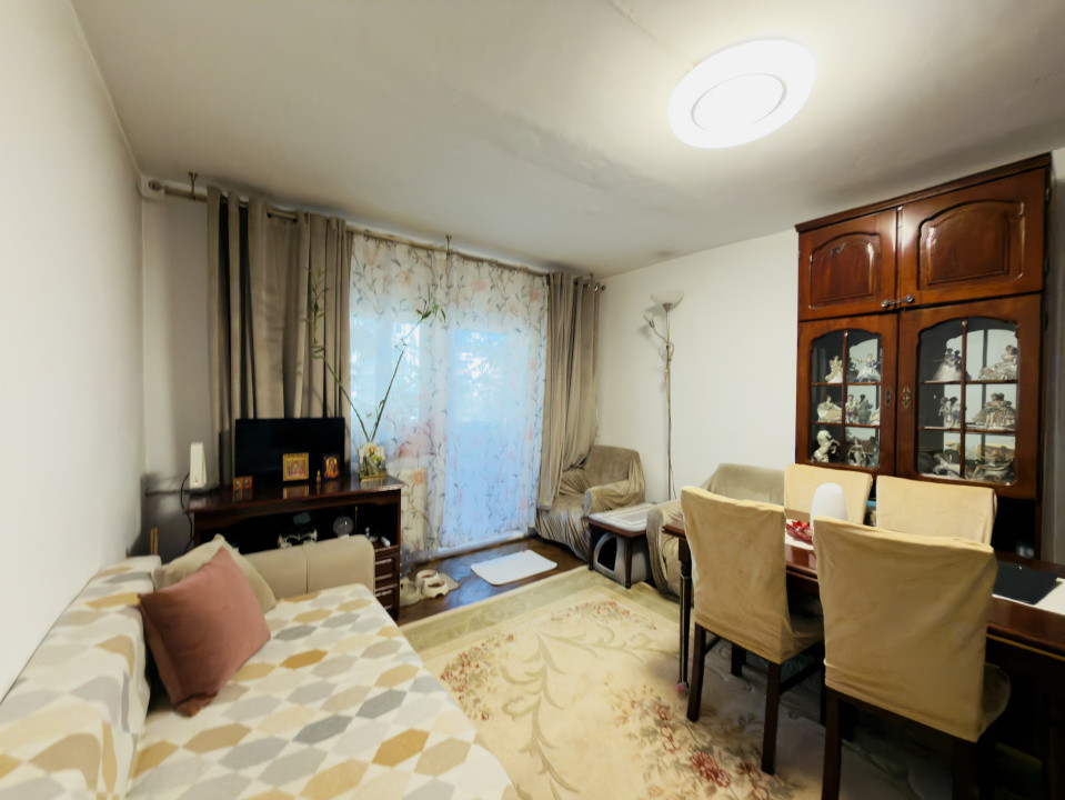 Apartament 2 camere, semidecomandat, etaj 2, zona Aradului