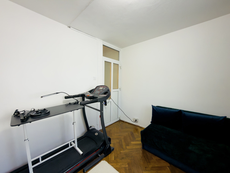 Apartament 2 camere, semidecomandat, etaj 2, zona Aradului