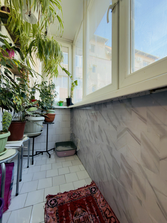 Apartament 2 camere, semidecomandat, etaj 2, zona Aradului