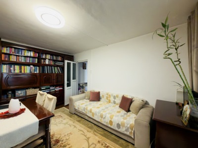 Apartament 2 camere, semidecomandat, etaj 2, zona Aradului