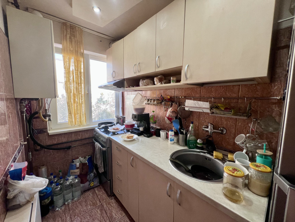  Apartament 4 camere, semidecomandat, 63mp, etaj 2/4 - Zona Dacia