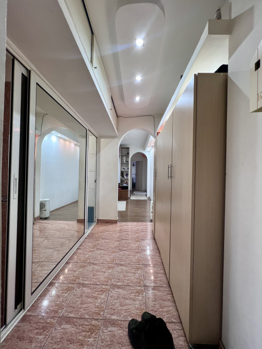  Apartament 4 camere, semidecomandat, 63mp, etaj 2/4 - Zona Dacia